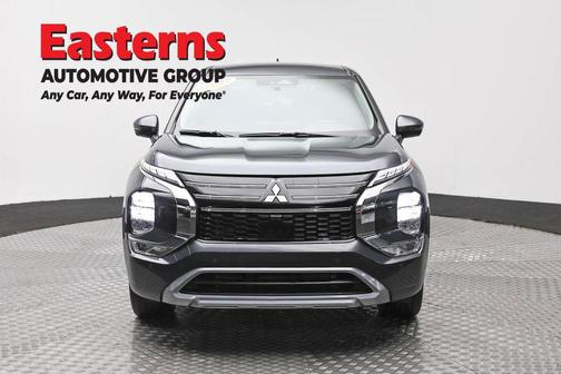 Gray 2025 Mitsubishi Outlander SE S-AWC