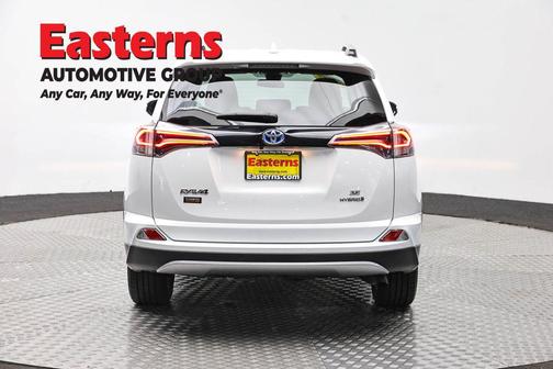 Super White 2018 Toyota RAV4 Hybrid SE