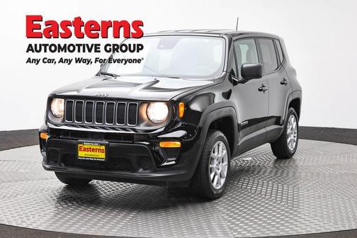 Black Clearcoat 2023 Jeep Renegade Latitude