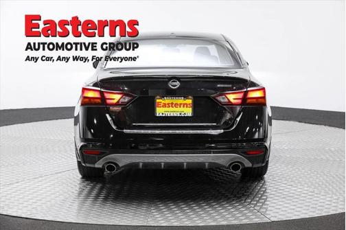 2022 Nissan Altima SR FWD