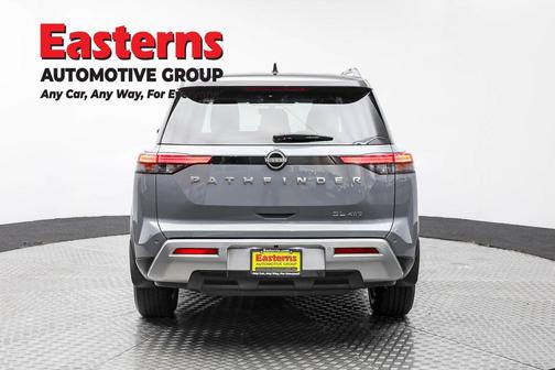 2024 Nissan Pathfinder SL 4WD