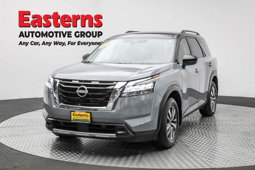 2024 Nissan Pathfinder SL 4WD