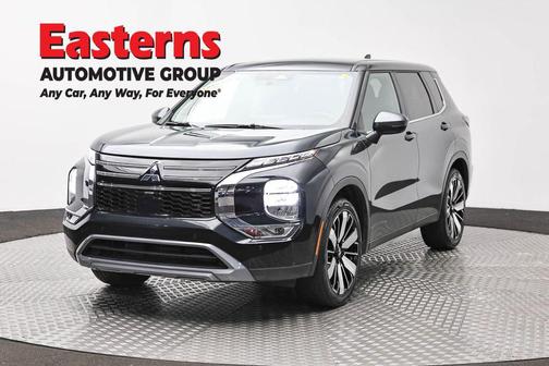 Gray 2025 Mitsubishi Outlander SE