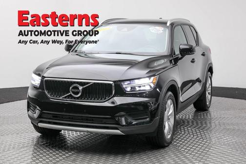 2022 Volvo XC40 T5 Momentum