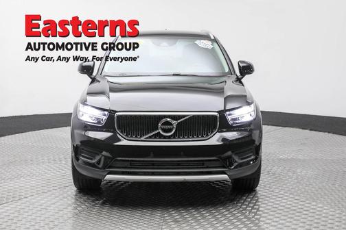 2022 Volvo XC40 T5 Momentum