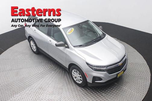 Silver Ice Metallic 2022 Chevrolet Equinox LS