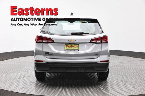 Silver Ice Metallic 2022 Chevrolet Equinox LS