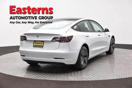 Pearl White Multi-Coat 2023 Tesla Model 3 Standard Range