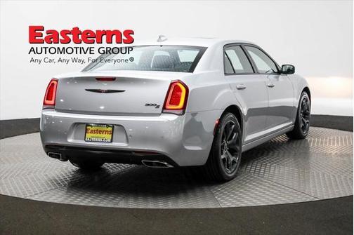 2023 Chrysler 300 S