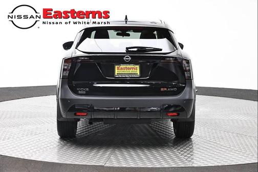 Super Black 2026 Nissan Kicks SR