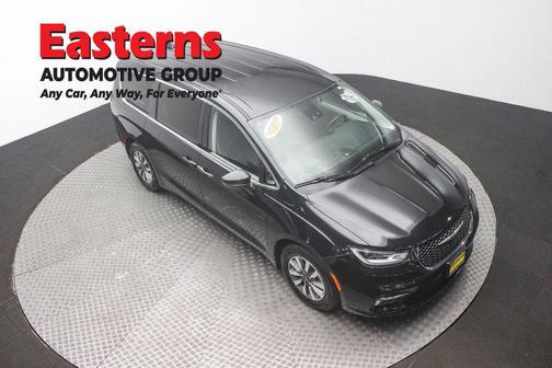 2023 Chrysler Pacifica Hybrid Touring L
