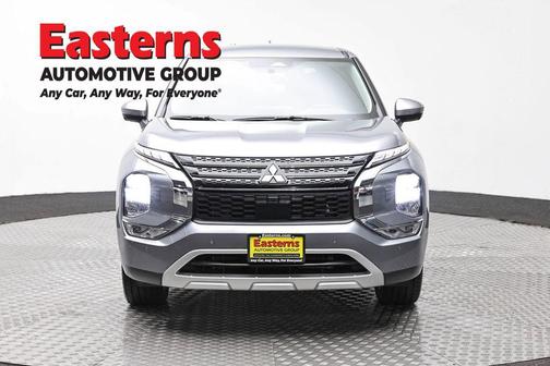 Gray 2024 Mitsubishi Outlander SE 2.5 S-AWC