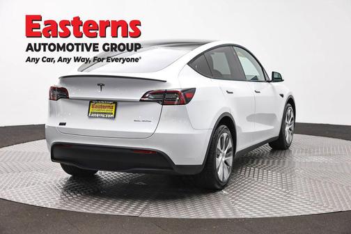 Pearl White Multi-Coat 2023 Tesla Model Y Long Range Dual Motor All-Wheel Drive