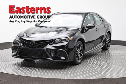 Midnight Black Metallic 2024 Toyota Camry SE