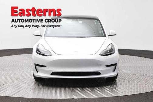 Pearl White Multi-Coat 2023 Tesla Model 3 Standard Range
