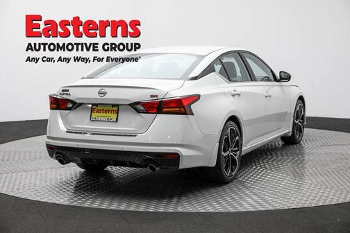 2023 Nissan Altima SR FWD