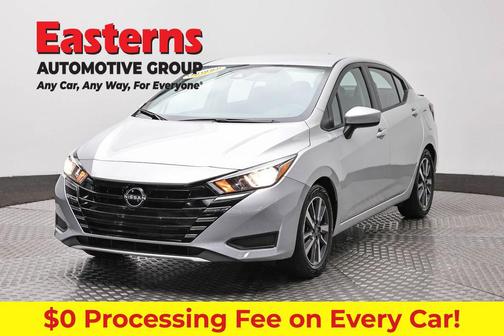 Brilliant Silver Metallic 2023 Nissan Versa 1.6 SV