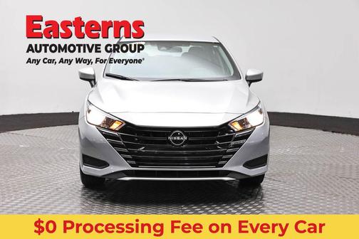 Brilliant Silver Metallic 2023 Nissan Versa 1.6 SV