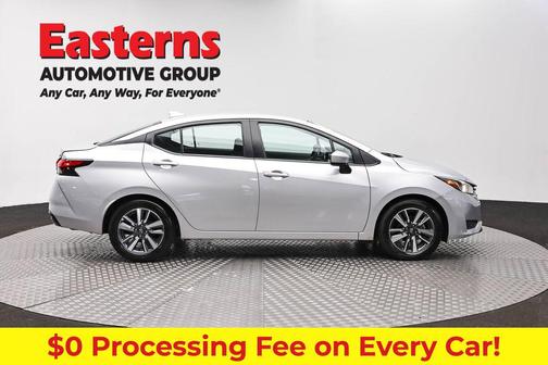 Brilliant Silver Metallic 2023 Nissan Versa 1.6 SV