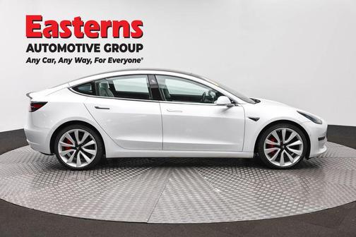 Pearl White Multi-Coat 2018 Tesla Model 3 Performance