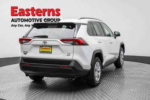 2020 Toyota RAV4 LE