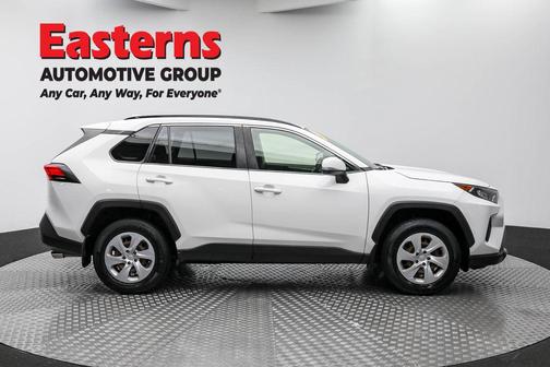 2020 Toyota RAV4 LE