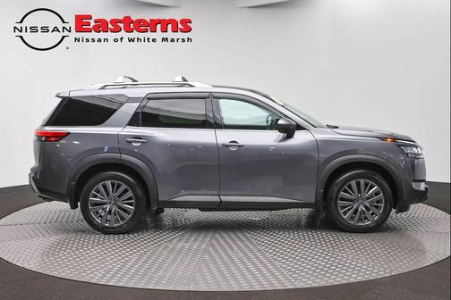 Super Black 2024 Nissan Pathfinder SL 4WD