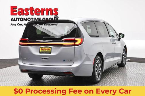 Silver Mist Clearcoat 2023 Chrysler Pacifica Hybrid Touring L