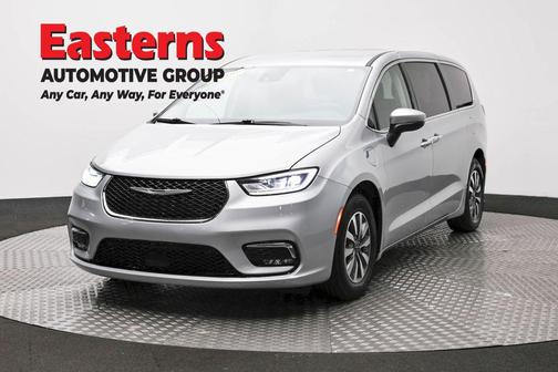 2023 Chrysler Pacifica Hybrid Touring L