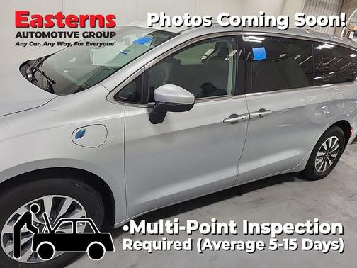 2023 Chrysler Pacifica Hybrid Touring L