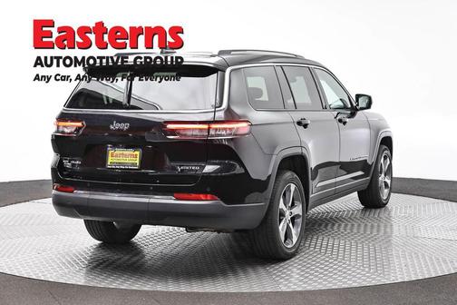 Diamond Black Crystal Pearlcoat 2023 Jeep Grand Cherokee L Limited