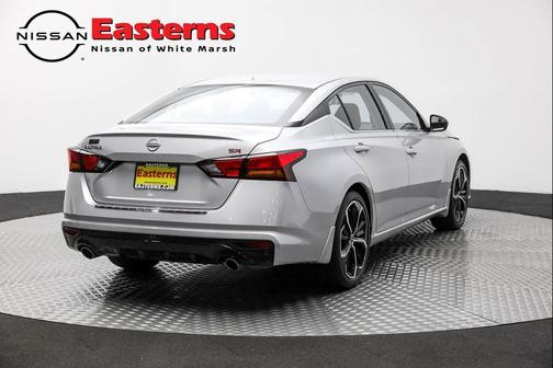 Brilliant Silver Metallic 2023 Nissan Altima SR FWD