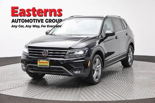 Deep Black Pearl 2019 Volkswagen Tiguan 4Motion