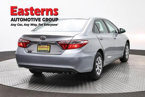 Celestial Silver Metallic 2017 Toyota Camry LE