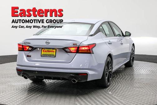 2023 Nissan Altima SR FWD