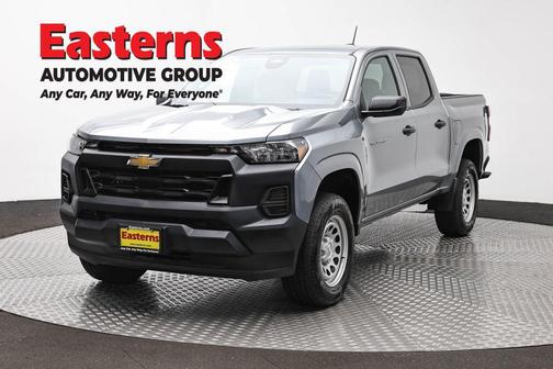 Sterling Gray Metallic 2024 Chevrolet Colorado WT