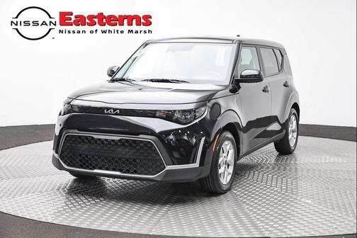 Fusion Black 2025 Kia Soul LX