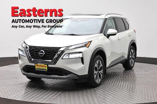 Pearl White Tricoat 2023 Nissan Rogue SV