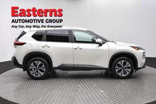 Pearl White Tricoat 2023 Nissan Rogue SV