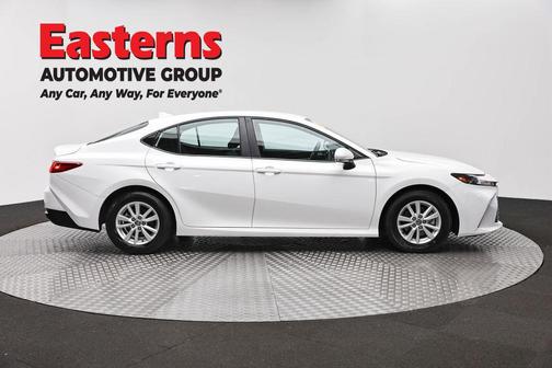 Ice 2025 Toyota Camry LE