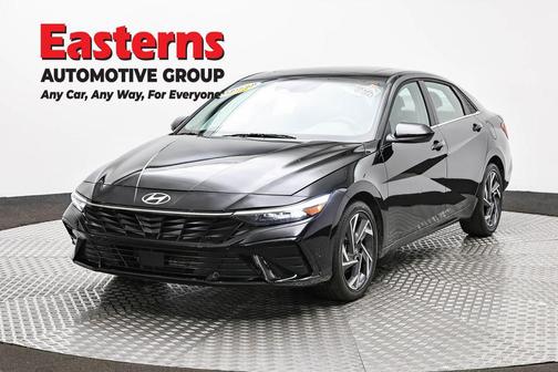 2025 Hyundai ELANTRA SEL