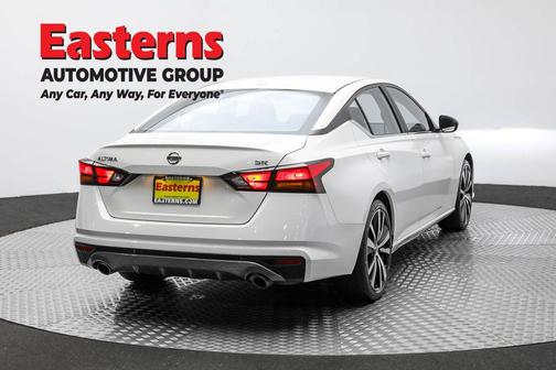 2022 Nissan Altima SR FWD