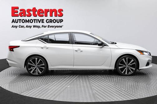 2022 Nissan Altima SR FWD