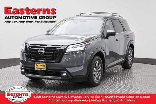 Gun Metallic 2024 Nissan Pathfinder SL 4WD