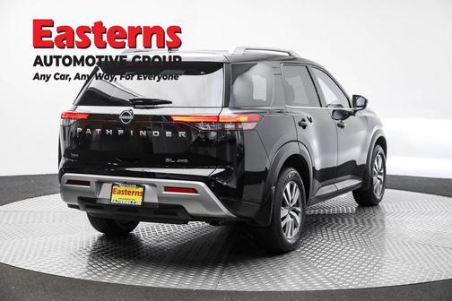 2022 Nissan Pathfinder SL 4WD