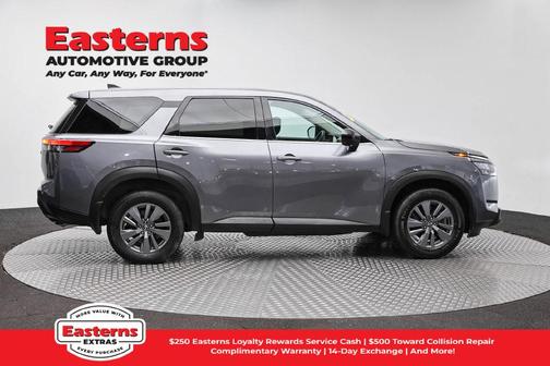 Gun Metallic 2024 Nissan Pathfinder S 4WD