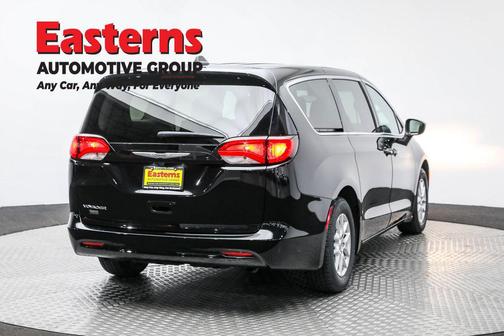 2024 Chrysler Voyager LX