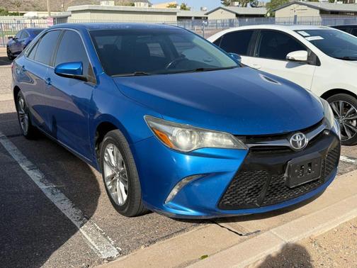 Blue Streak Metallic 2017 Toyota Camry SE