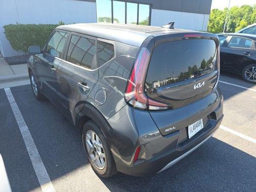 Gravity Gray 2024 Kia Soul LX