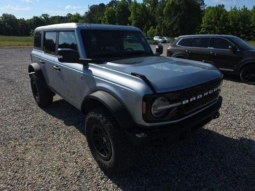 Iconic Silver Metallic 2023 Ford Bronco Wildtrak